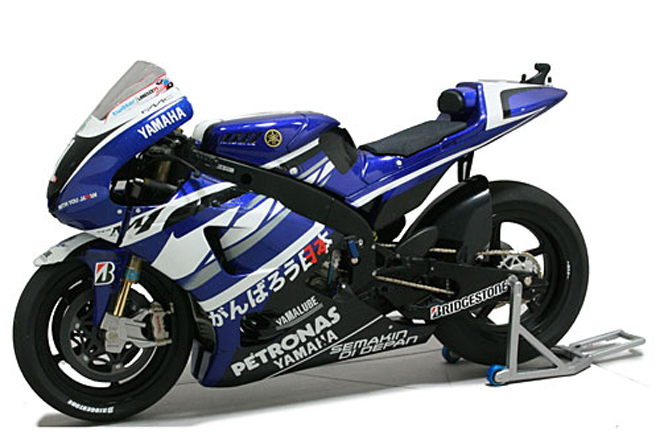 ミュージアムコレクション1 12 ヤマハ YZR-M1 2003 Fortuna - 模型製作用品