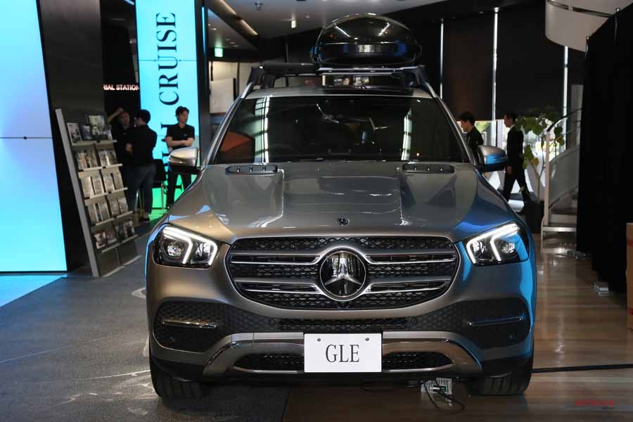 新型m ベンツgleクーペ 実車 内装を撮影 Gle 400dクーペ フランクフルト ショー Autocar Japan