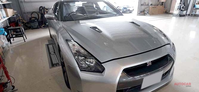 R35 ニッサンGT-RのVDCユニット修理 愛知県から タイヤ脱着なしで作業 