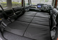 新型ソリオの車中泊】全長2.1m 純正アクセサリーの「リラックスクッション」 - AUTOCAR JAPAN