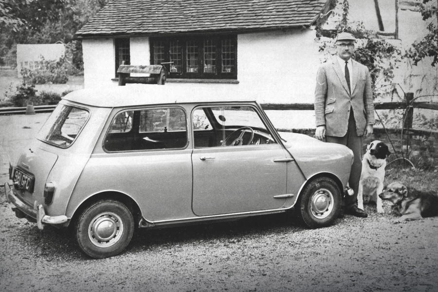 1959年式は残存約250台】モーリス・ミニ・マイナー 評論家が買い取った広報車 前編 - AUTOCAR JAPAN