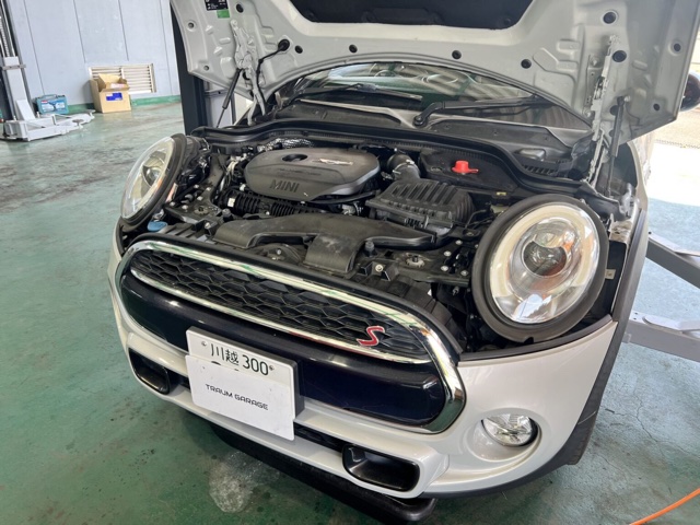 F56型BMW MINI サーモスタットハウジングからクーラント漏れ - AUTOCAR