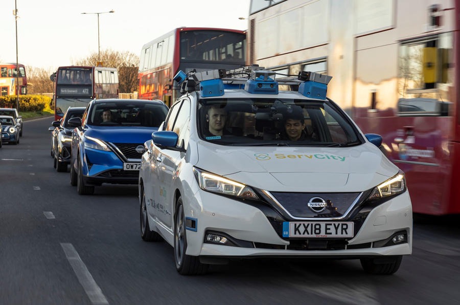 自動運転車は、技術だけでなく法整備も重要な課題となっている。