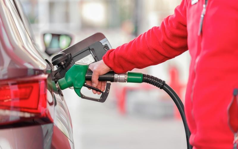 オクタン価95のガソリン（ハイオク）価格が高い国、安い国を10か国ずつ紹介する。
