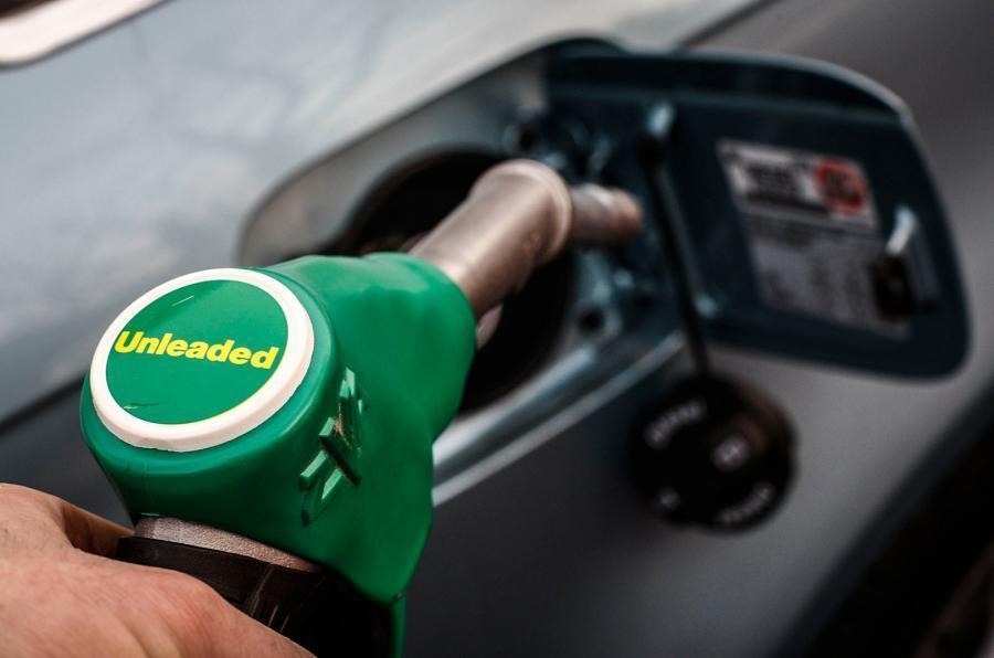 化石燃料への規制が強化されれば、ガソリンや軽油価格も上昇すると予想される。