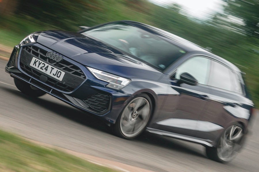 アウディA3 スポーツバック 35 TFSI Sトロニック・ブラックエディション（英国仕様）