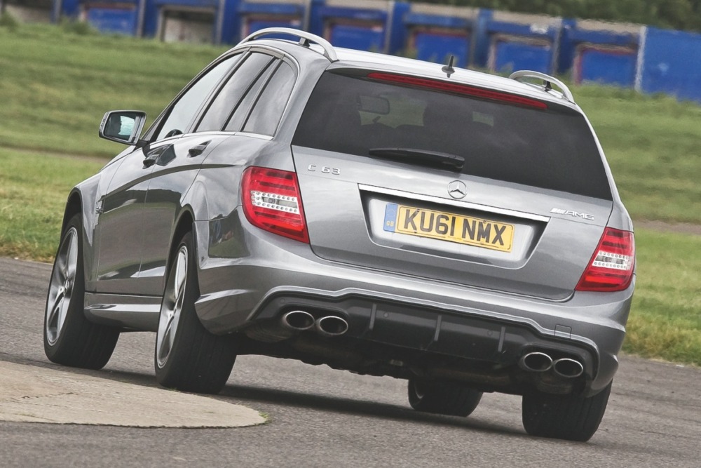 メルセデス・ベンツC 63 AMG ステーションワゴン（S204／2008〜2015年／英国仕様）