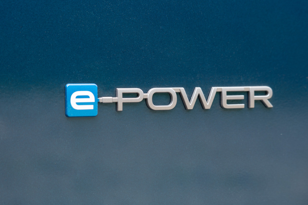 セレナで人気のパワーユニットであるe-POWER。しかしこれまでe-POWERで4WDは設定されていなかった。積雪地域を中心とした販売現場でも待望の追加と言えるだろう。