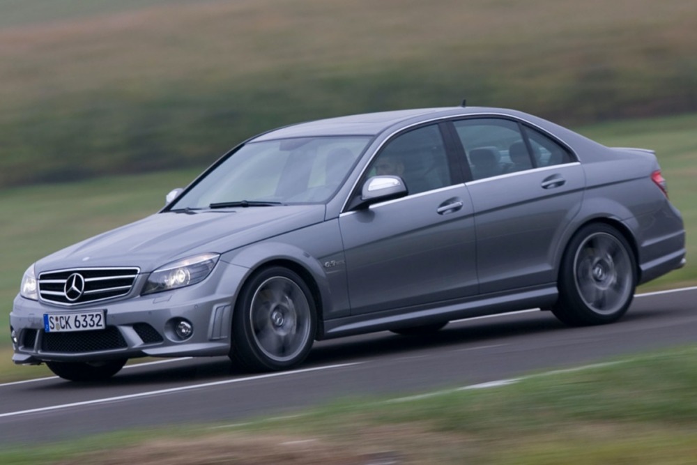 メルセデス・ベンツC 63 AMG サルーン（W204／2008〜2015年／英国仕様）