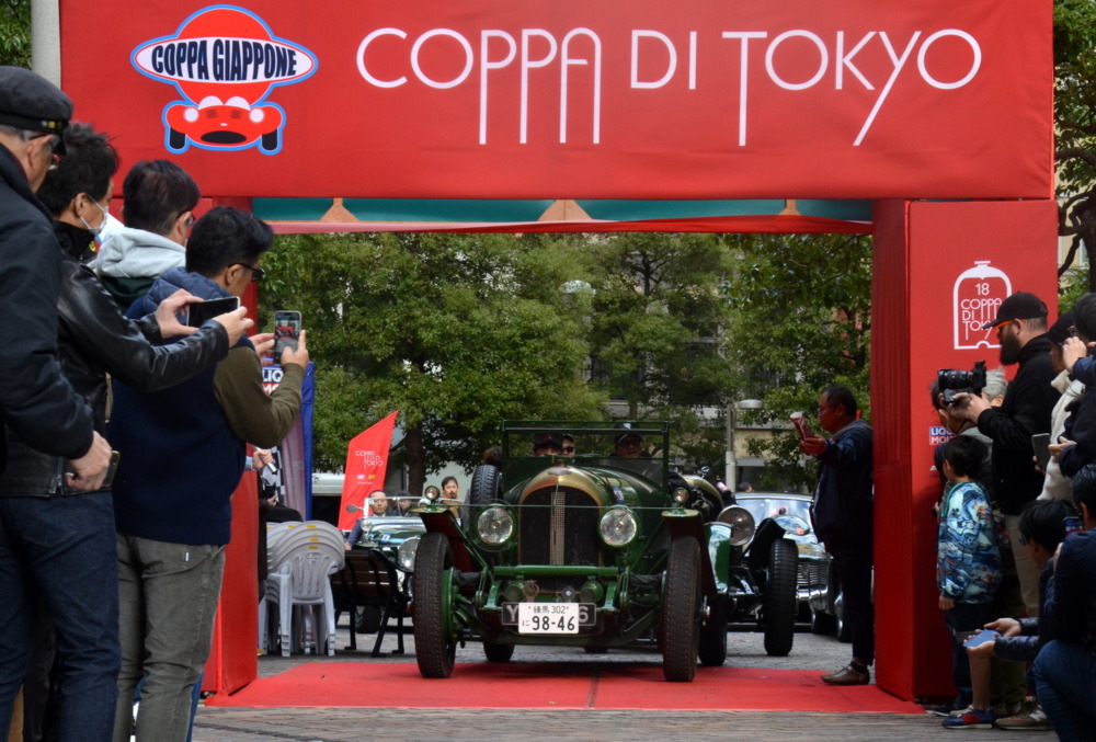 第18回コッパディ東京に参加した1927年式ベントレー4 1/2オールド・マザー・ガン。